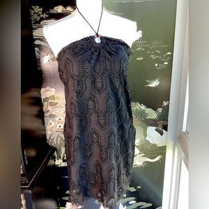 House of Harlow 1960 Black Embroidered Wooden Ring Halter Top. B15